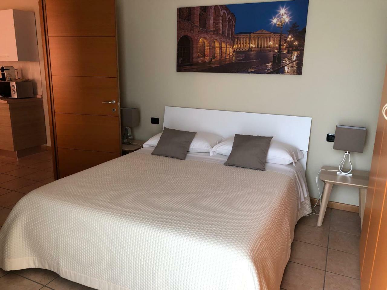 Residenza Villa Corno Alto ภายนอก รูปภาพ